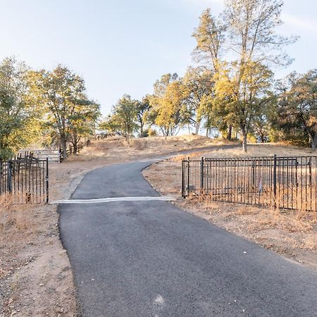 Rolling Oaks Ranch - 200 Acres Of Lakeside Beauty & Countryside Serenity Mariposa Exterior photo